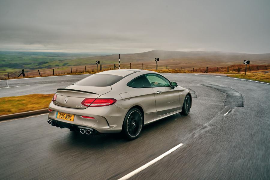  Mercedes-AMG C43 4Matic Coupe (C205) 2018 года  (UK) (фото 26 из 40)